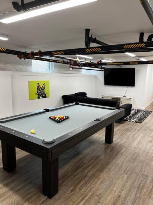 Columbus Gem With Pool Table! Pets Welcome! Apartment Luaran gambar